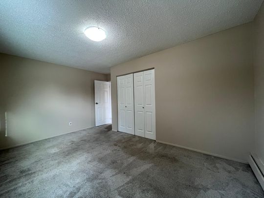 Pet Friendly 2 Bedroom 1 Bathroom Apartment - Photo 1