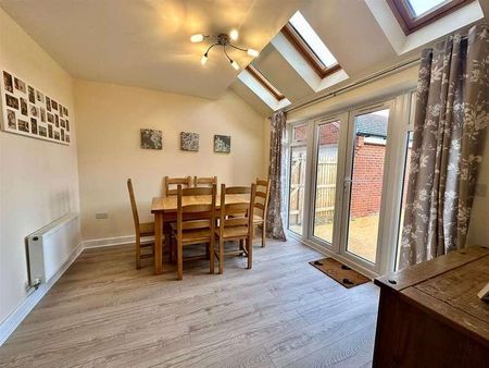 Hewetson Way, Bideford, EX39 - Photo 2