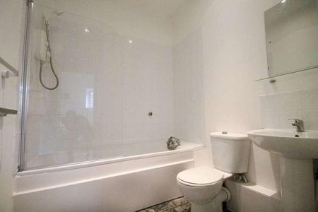 Albert Road, West Drayton, UB7 - Photo 4