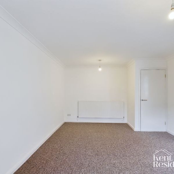 2 bed flat to rent in Tonbridge Road, Maidstone, ME16 - Photo 1