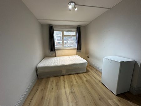 Bedsit, Ashbourne Court, E5 - Photo 3