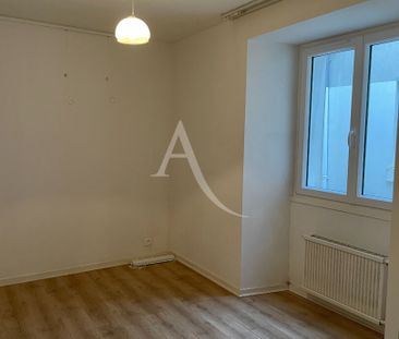 Location Appartement 3 pièces 64m² FONTENAY LE COMTE 85200 - Photo 3