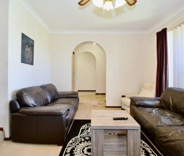 Family home on large block. - Photo 1