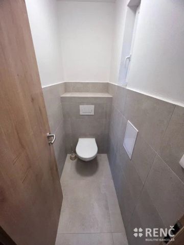Pronájem zrekonstruovaného bytu 2+kk s balkonem nedaleko centra města na ulici Štefánikova v Brně - Photo 3