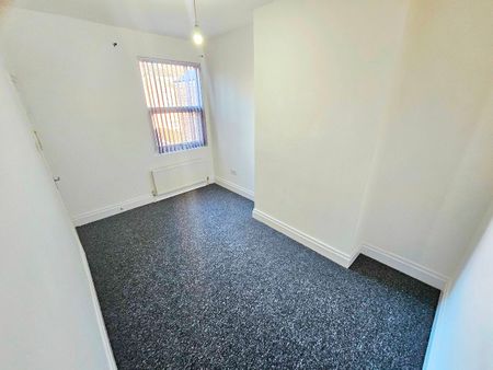 Albion Street, Old Trafford, Manchester, M16 - Photo 4