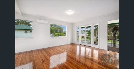 Perfect Family Home In An Outstanding Location - Photo 4