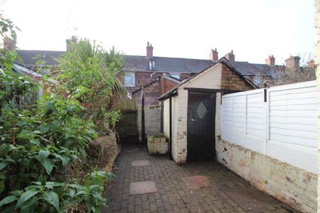 2 bedroom terraced house to rent - Photo 4