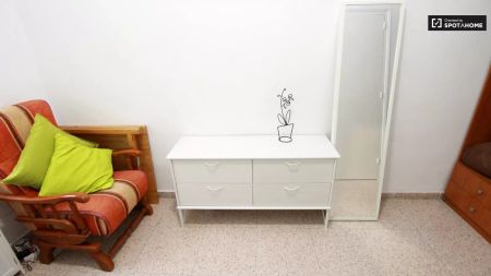 2-bedroom apartment for rent in El Raval, suitable for professionals and students - Foto 4