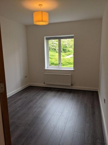 3 bedroom flat to rent - Photo 4