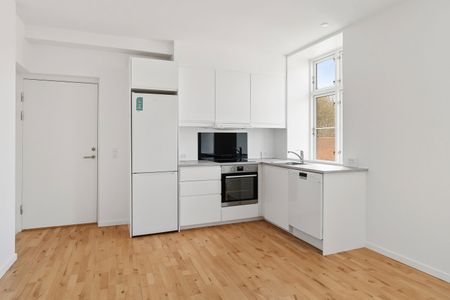 Dejlig 3-værelses lejlighed med terrasse - Photo 3