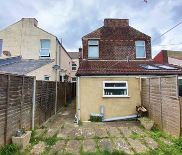 4 bedroom terraced house to rent - Photo 6