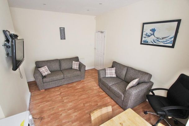 1 bedroom in a house share to rent - Photo 1