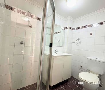 Conveniently located two bedroom apartment - Photo 6