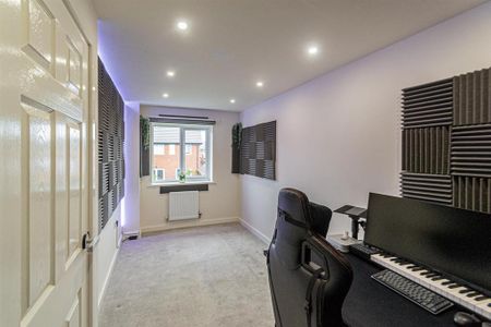 2 bedroom semi-detached house to rent - Photo 2