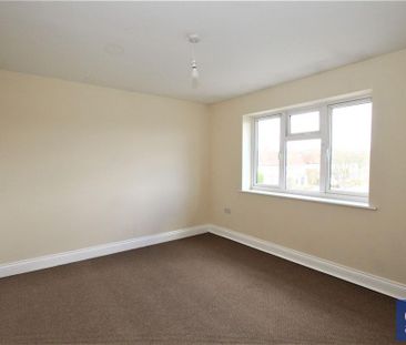 3 bedroom maisonette to rent - Photo 2