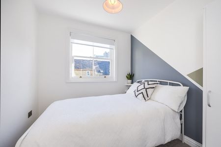 3 bedroom terraced house to rent - Photo 5
