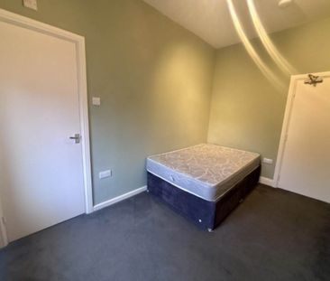 Victoria Road (room 3), Morley, Leeds - Photo 4