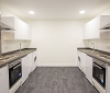 1 bedroom in a flat share to rent - Photo 2