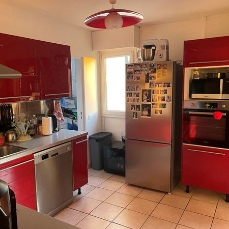 Location Appartement 3 pièces 73m² - Photo 4