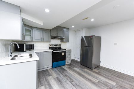 For Lease - 14 Paramount Place, Brampton, Ontario - Photo 3