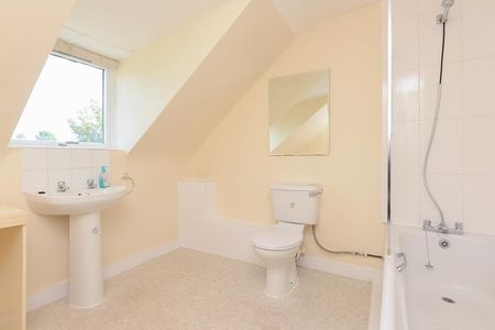 3 bedroom terraced house to rent - Photo 4