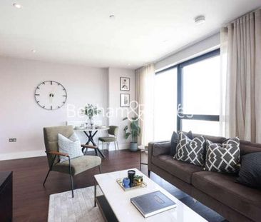 Avalon Point, Silvocea Way, E14 - Photo 4