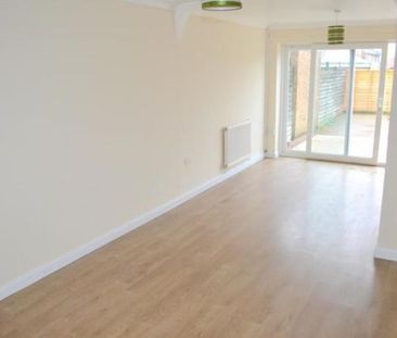 3 bedroom terraced house to rent - Photo 6
