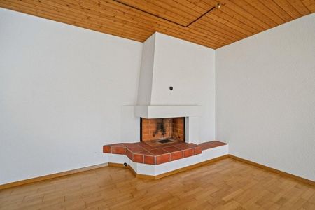 Charmante 4.5 Zimmer-Wohnung mit Balkon und Cheminée - Foto 4
