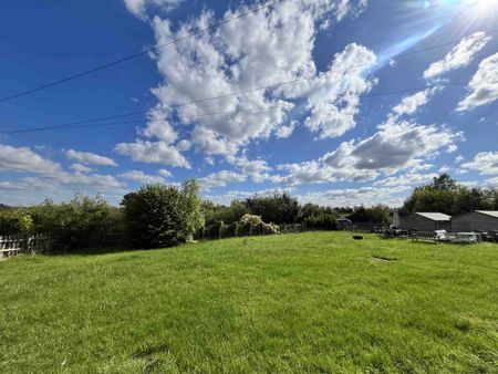 3 bedroom flat to rent - Photo 5