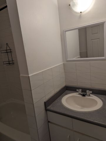 For Lease - 1552 Avenue Road Unit# B, Toronto, Ontario - Photo 3