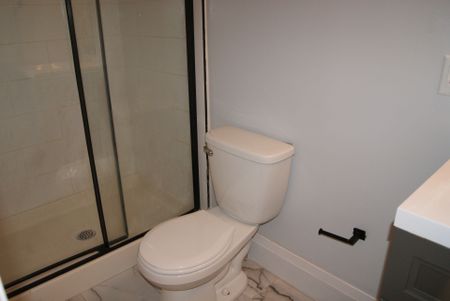 For Lease - 70 Centre Street Unit# Main, Strathroy-Caradoc, Ontario - Photo 3