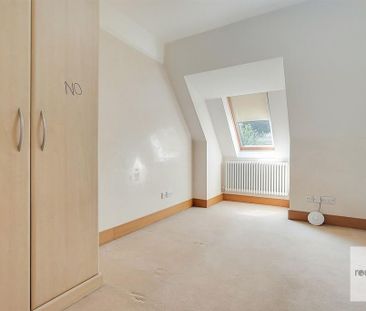 6 bedroom detached house to rent - Photo 3