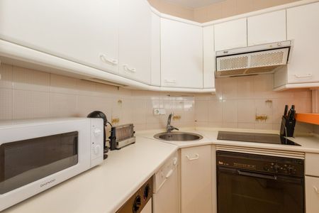 Middle Floor Apartment in Puerto Banús - Photo 2