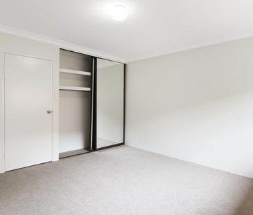 NEWLY RENOVATED TWO BEDROOM TOWNHOUSE - Photo 6