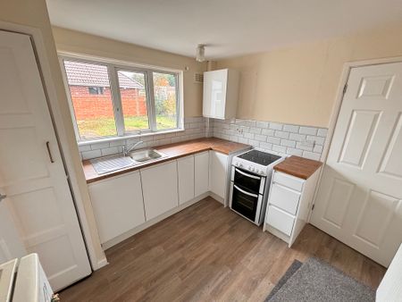 Kinfare Drive, Tettenhall Wood, Wolverhampton - Photo 5