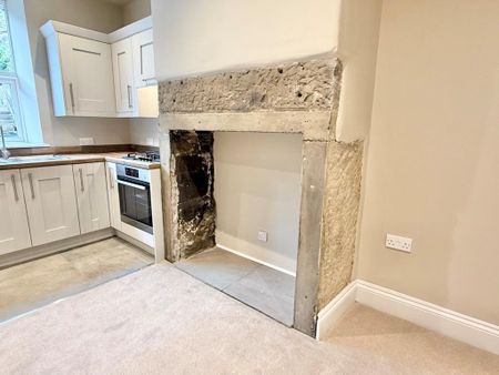 2 bedroom terraced house to rent - Photo 2