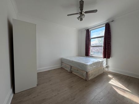 4 Bed Semi-Detached House, Shakespeare Crescent, E12 - Photo 4