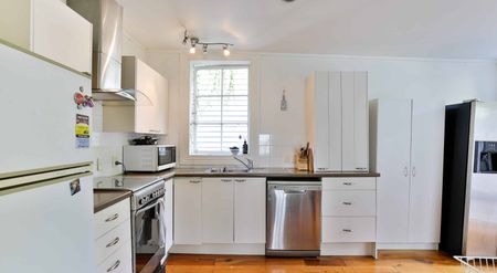 FREEMANS BAY HOME - Photo 2