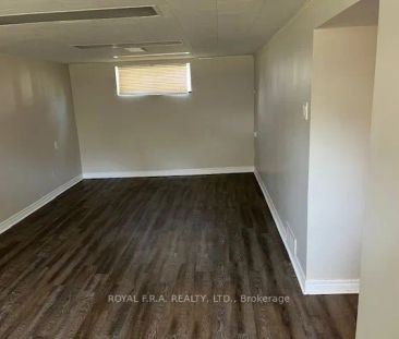 Detached Home For Lease | S9018349 - Photo 5
