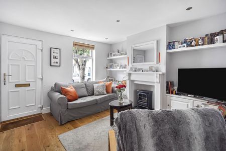 2 bedroom terraced house to rent - Photo 2