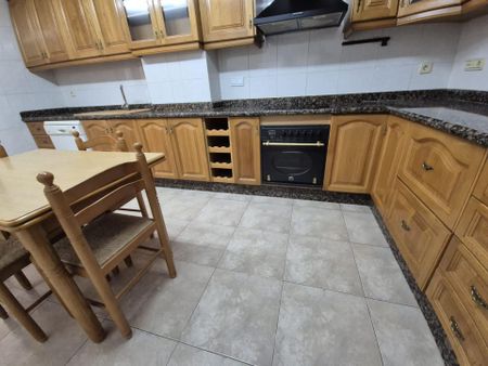 Piso de alquiler en Plaza Crevillente - Antiguos Juzgados - El Asilo - Photo 5