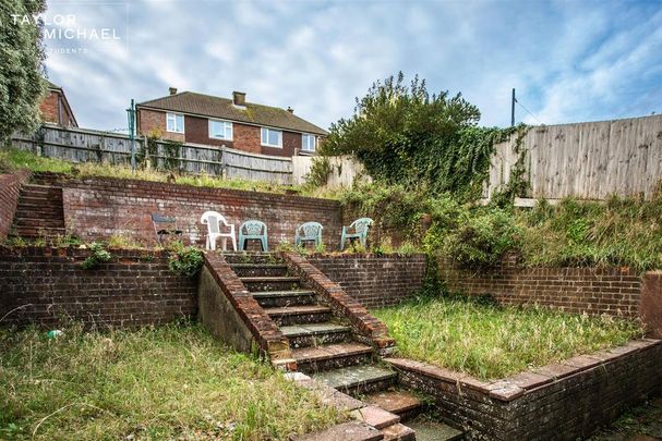 7 bedroom semi-detached house to rent - Photo 1