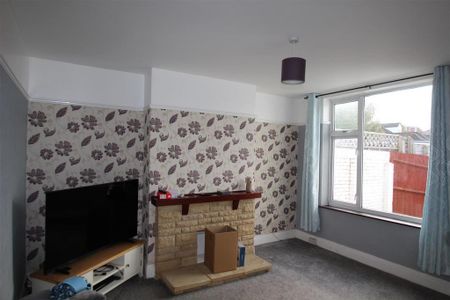 3 bedroom terraced house to rent - Photo 4
