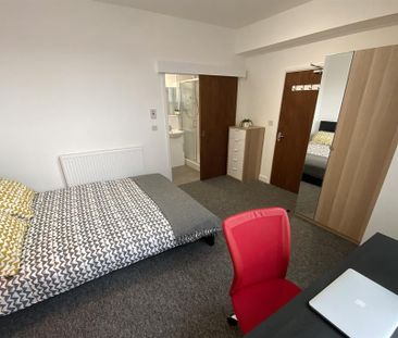 1 bedroom in a house share to rent - Photo 5