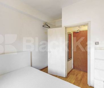 Modern Apartment - Photo 5