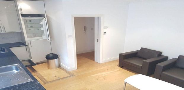 2 bedroom flat to rent - Photo 1