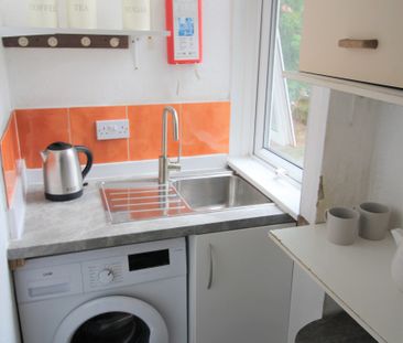 Flat 18, 26 Brudenell Road, LS6 1BD, Leeds - Photo 2