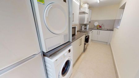 3 bedroom ground floor maisonette to rent - Photo 5