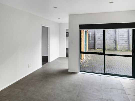 Manukau Heights - 4 brm, 2 bathroom - Photo 1