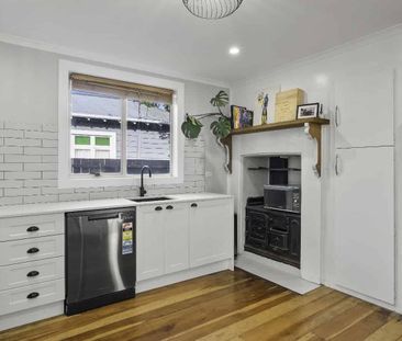 Eastside Villa Charm - Photo 4